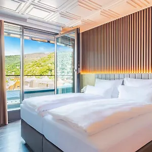 Plaza Premium Hotell